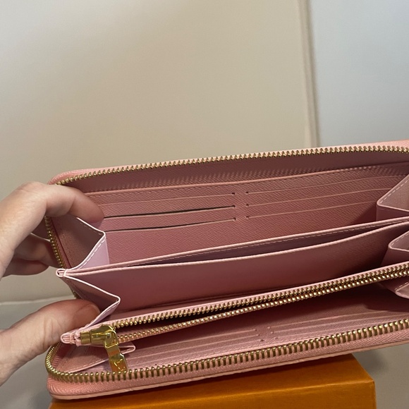 Louis Vuitton By the Pool Zippy Wallet - Picture 9 of 14